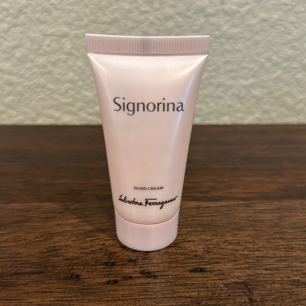 Salvatore Ferragamo Signoria Body Lotion